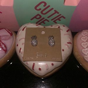 Betty Oh! Pineapple rhinestone pierced ear studs NEW